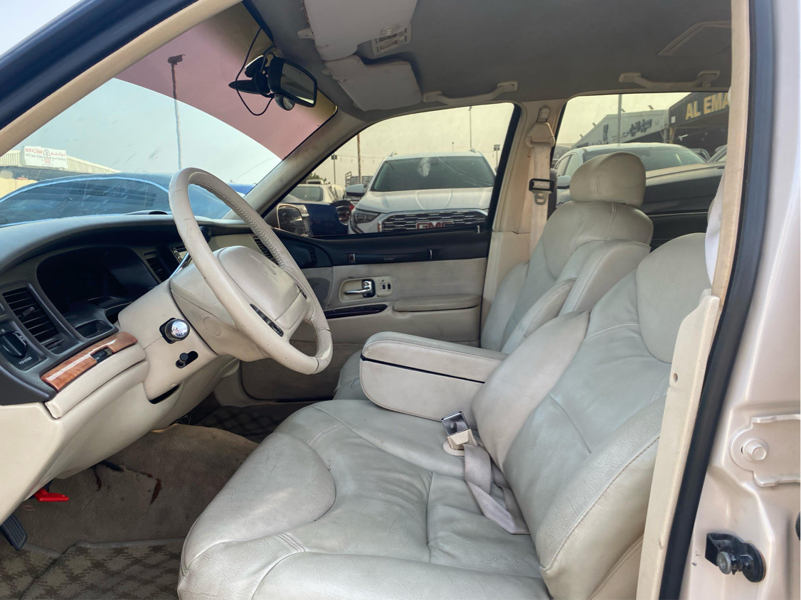 Lincoln Town Car - Image 6