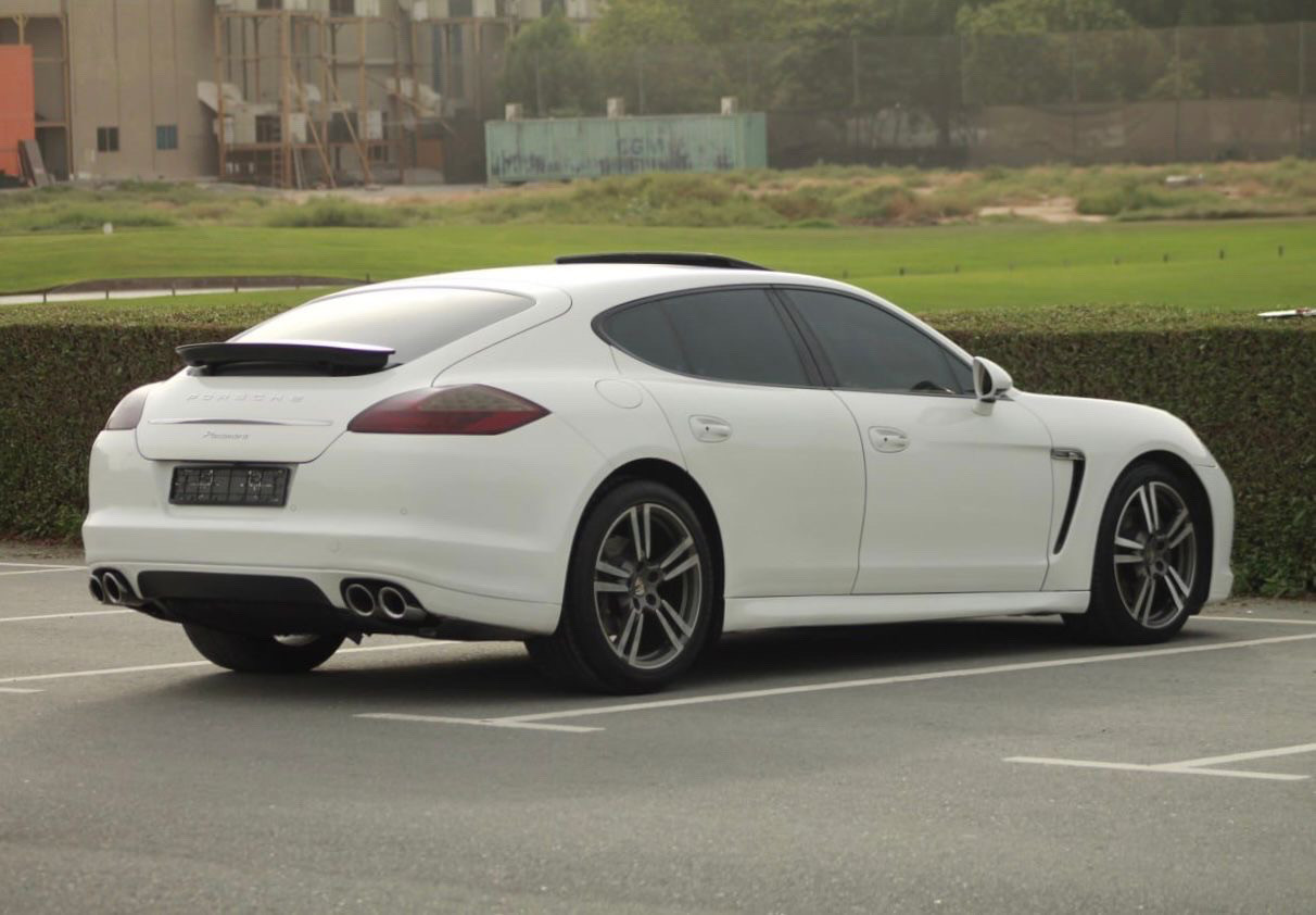 Porsche Panamera - Image 8