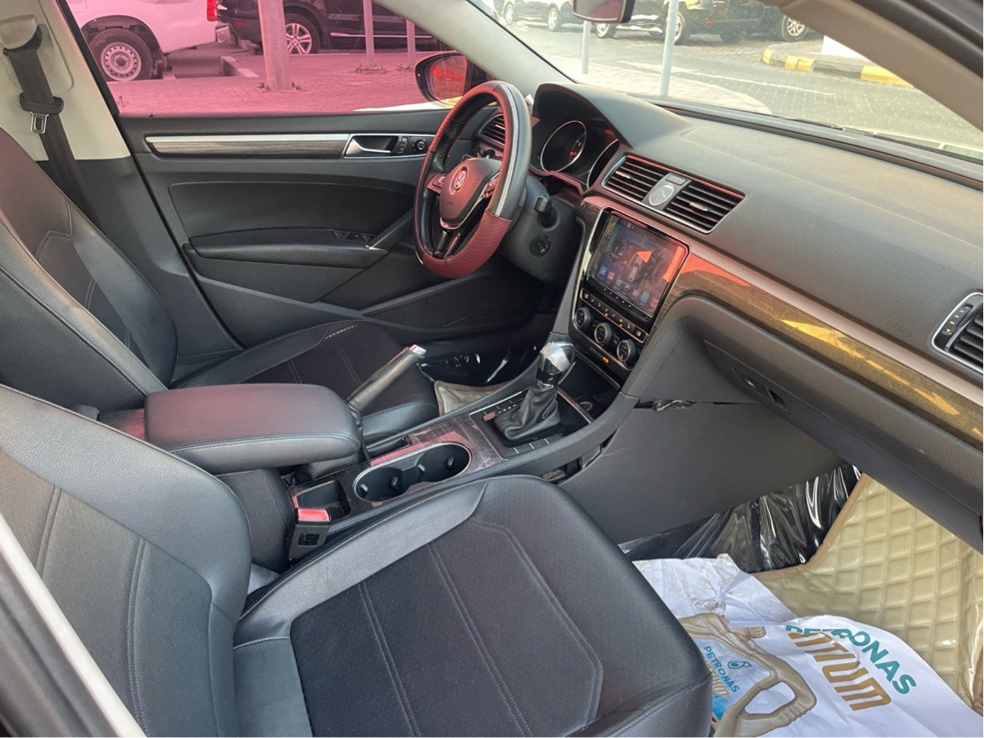 Volkswagen Passat - Image 10