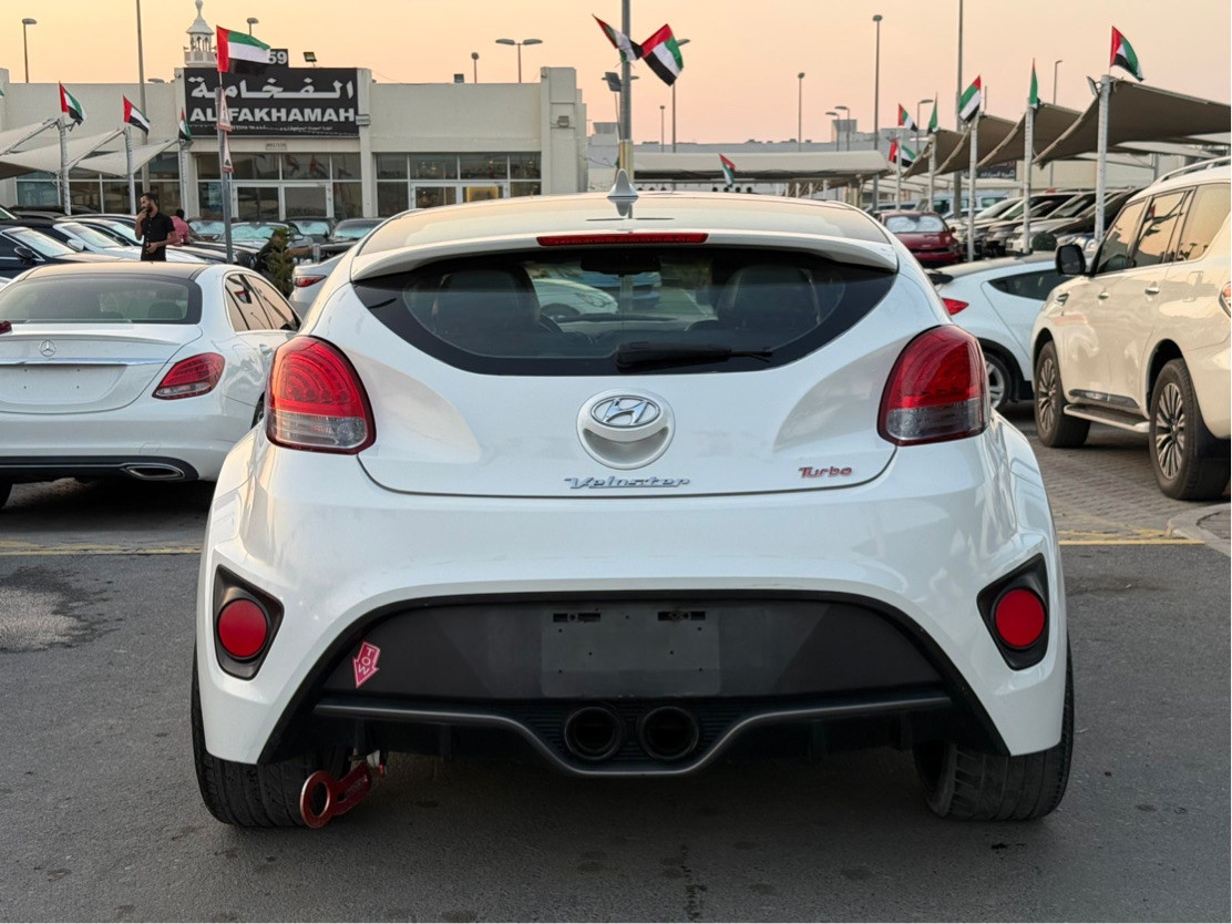 Hyundai Veloster - Image 10
