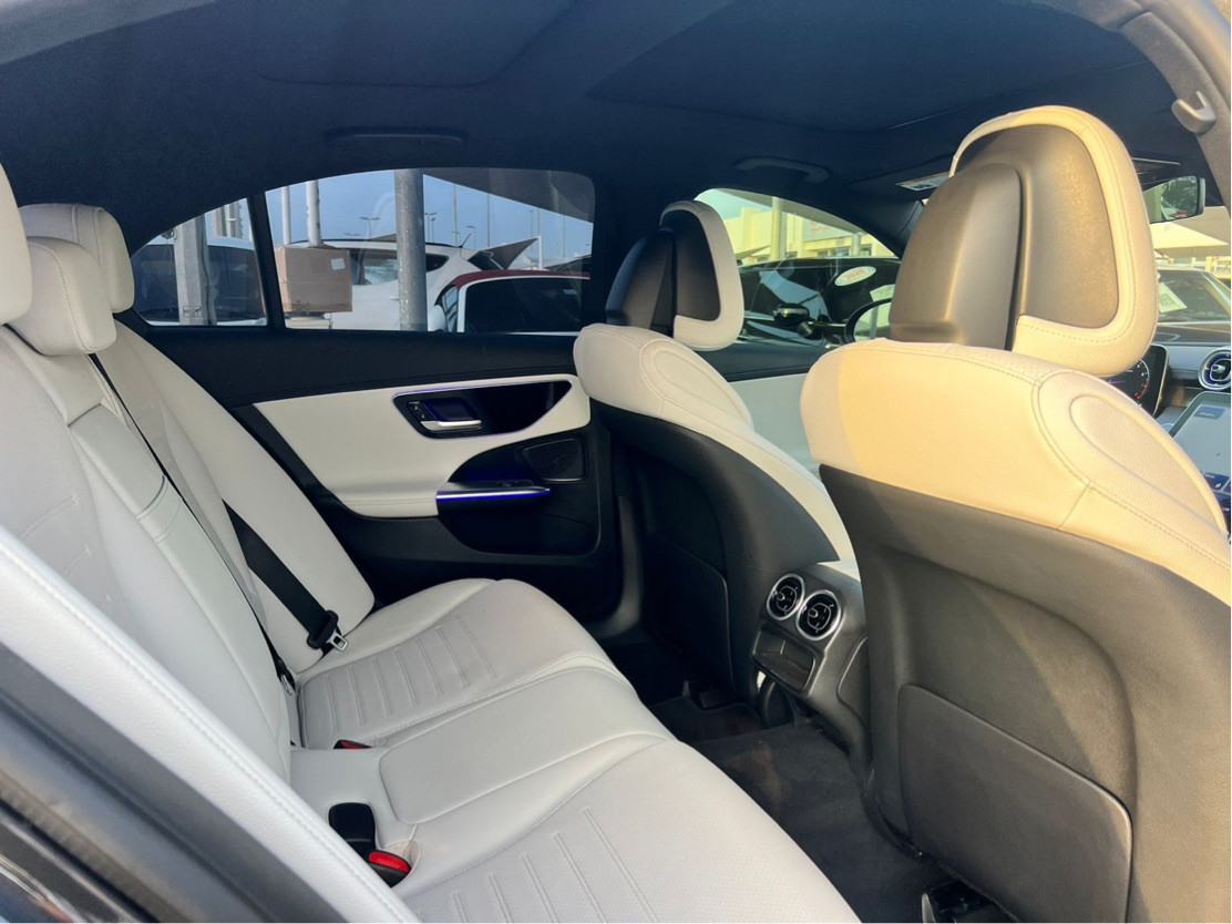 Mercedes Benz C-Class - Image 11