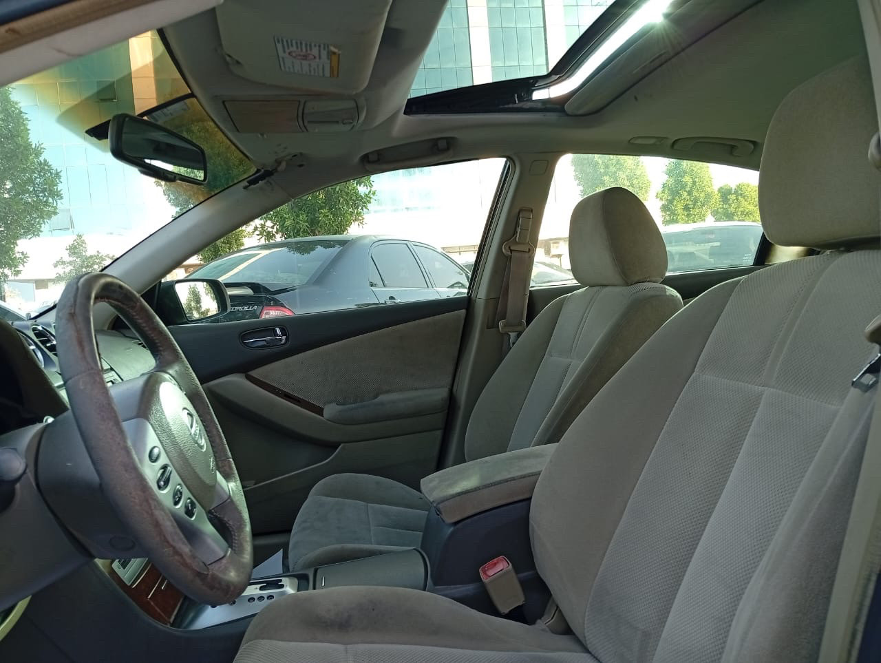 Nissan Altima - Image 8