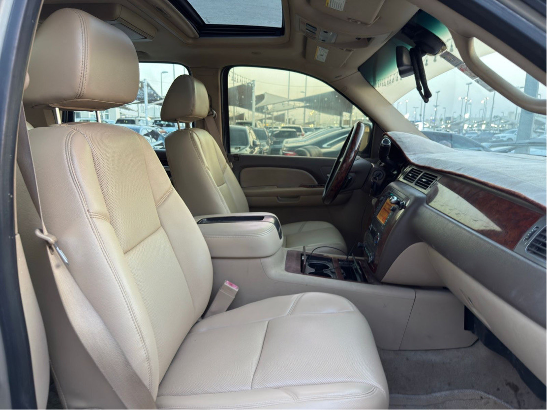 Chevrolet Tahoe - Image 9