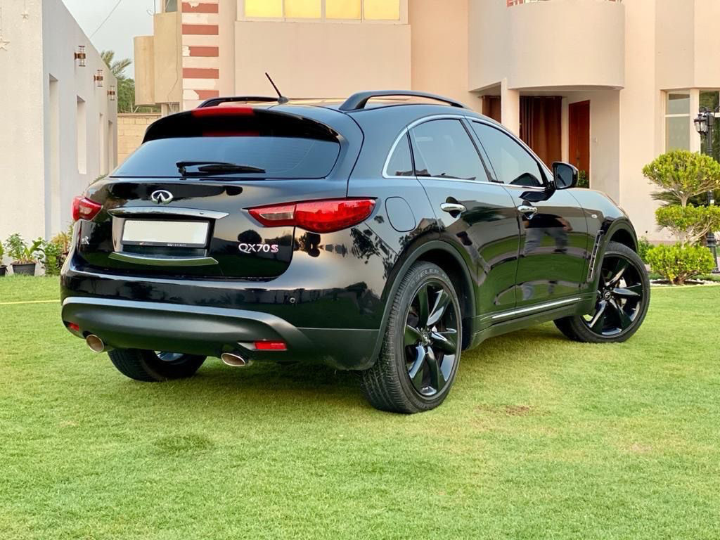 Infiniti QX70 - Image 3