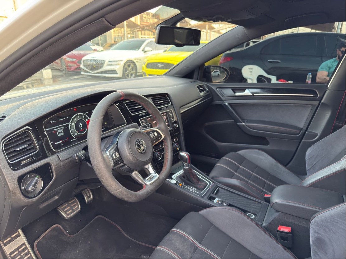 Volkswagen GTI - Image 9