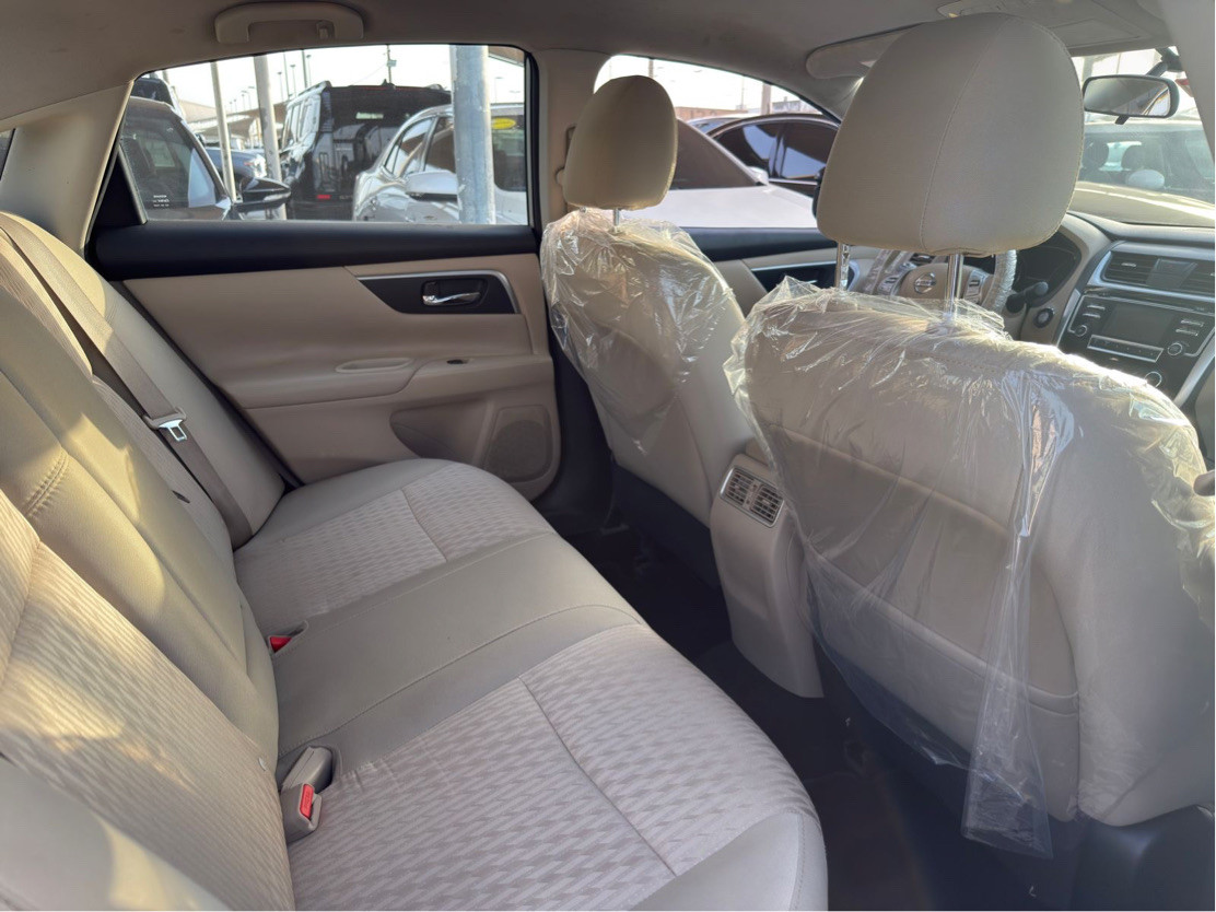 Nissan Altima - Image 11