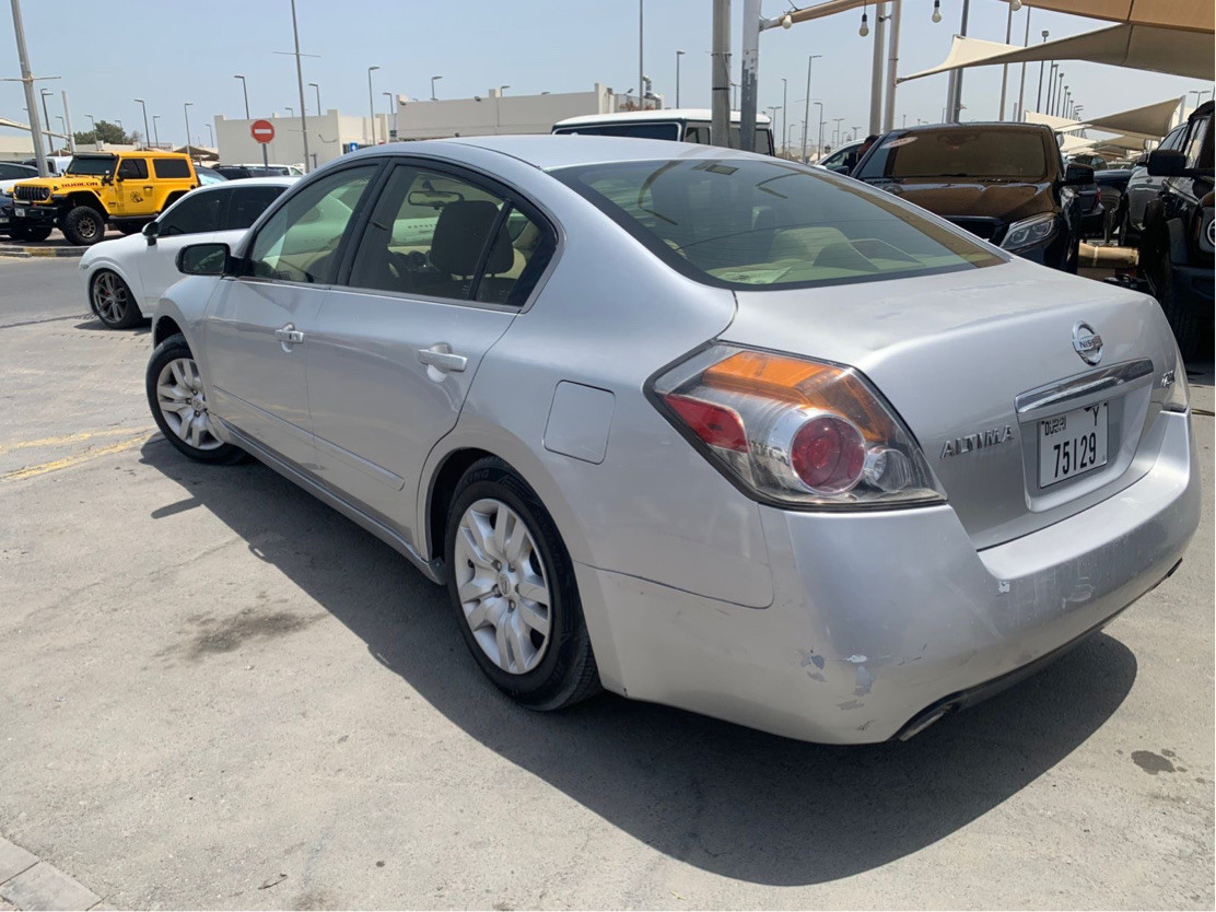 Nissan Altima - Image 5
