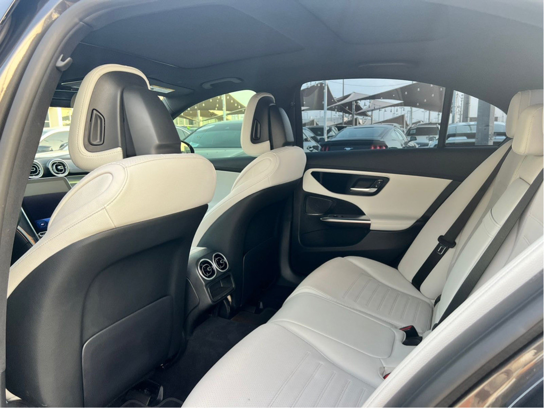 Mercedes Benz C-Class - Image 12