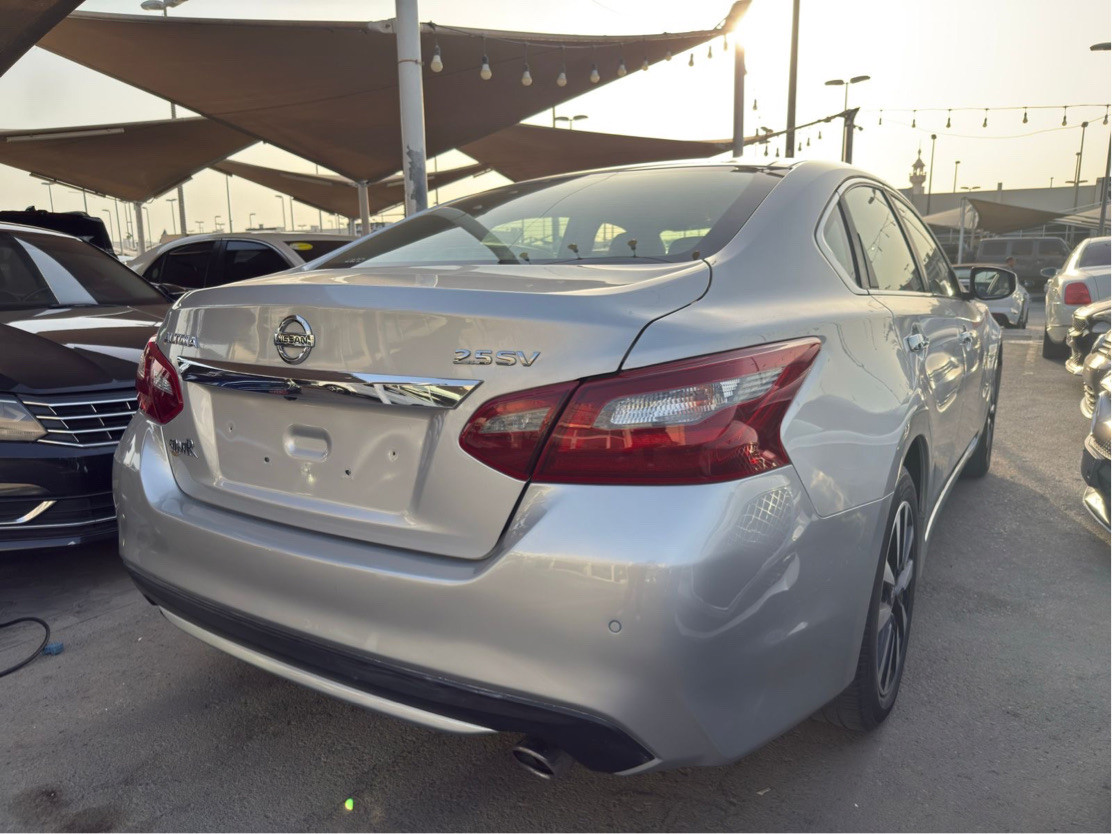 Nissan Altima - Image 5