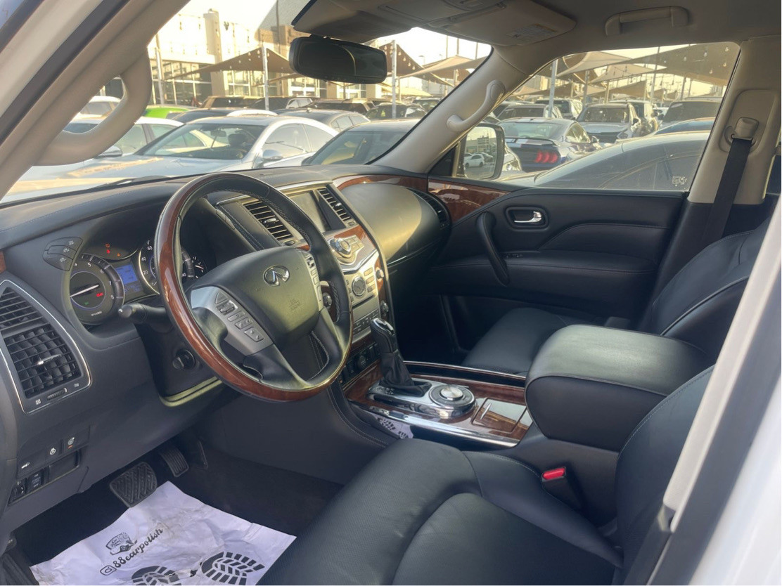 Infiniti QX80 - Image 5