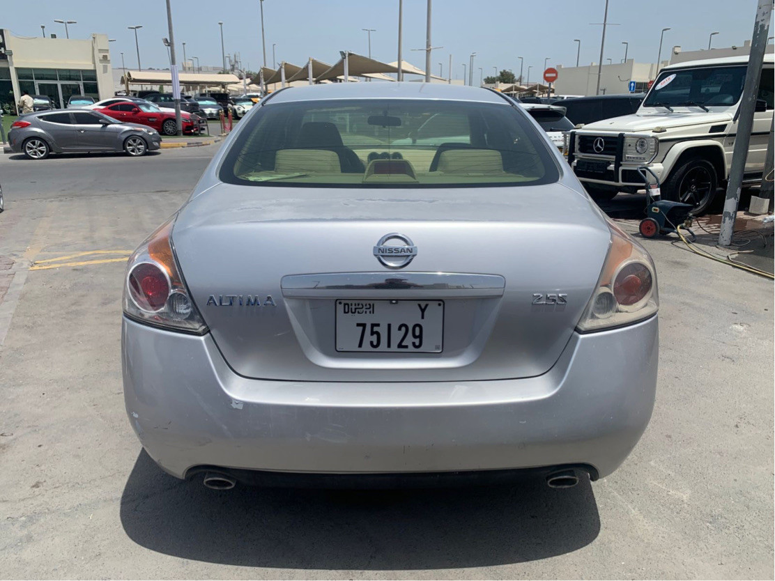 Nissan Altima - Image 6