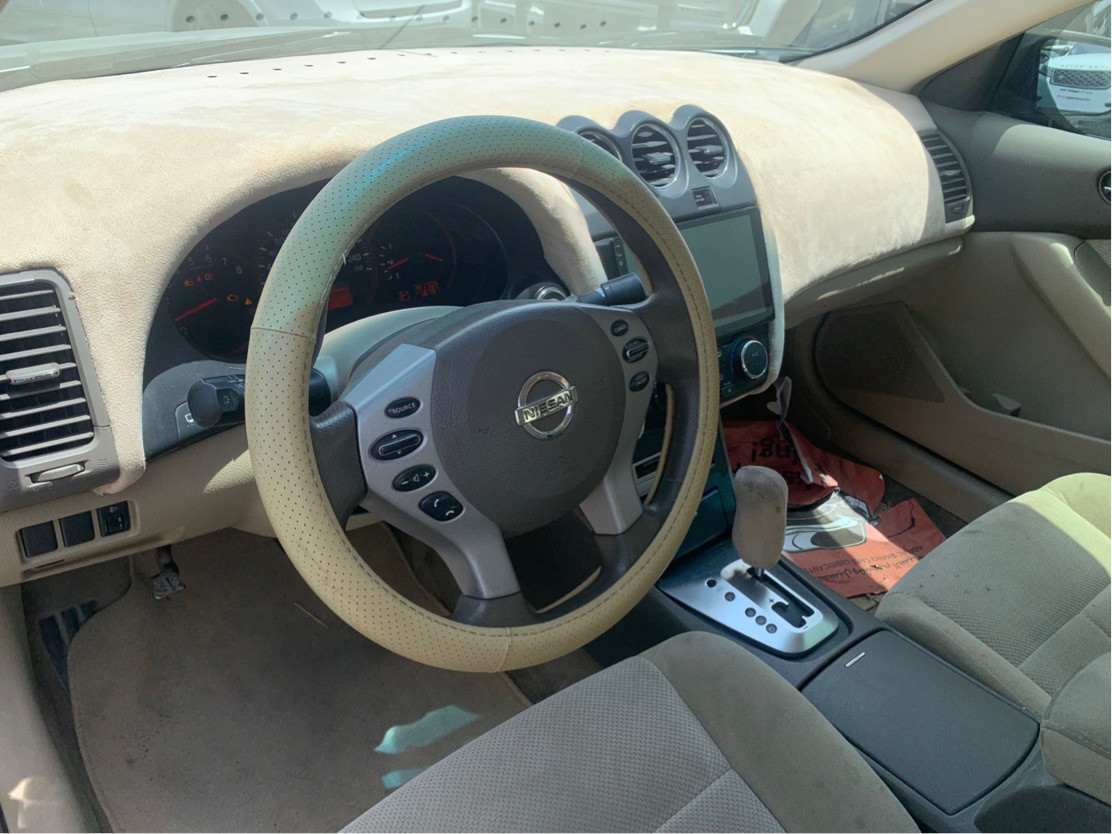 Nissan Altima - Image 8