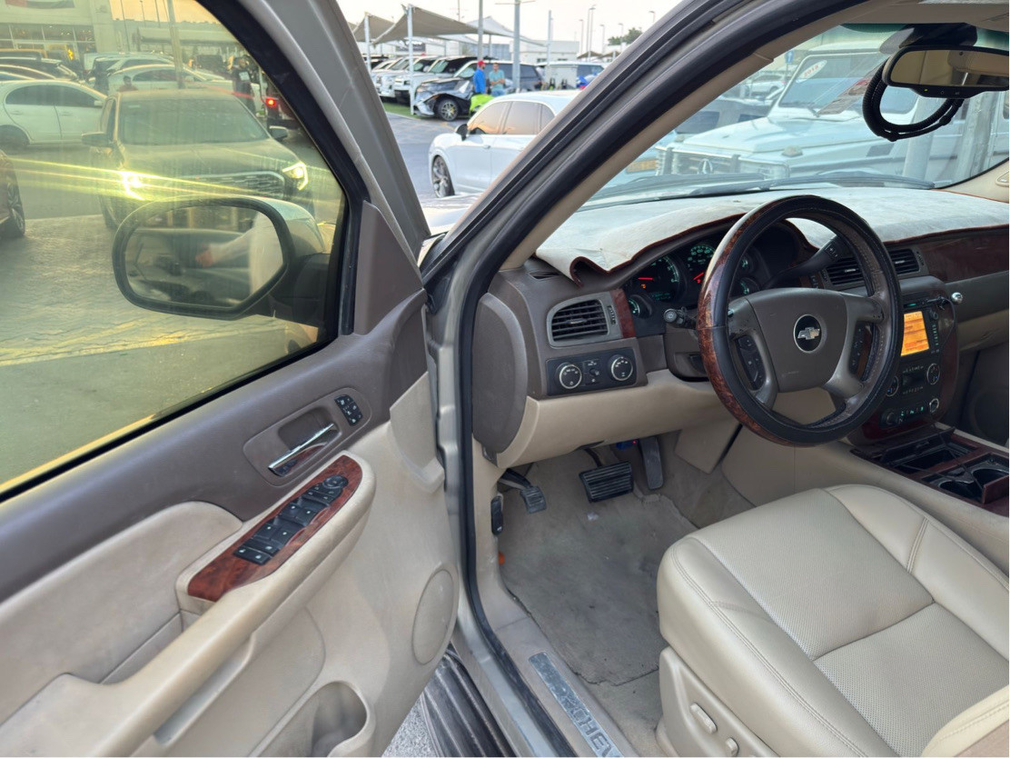 Chevrolet Tahoe - Image 6