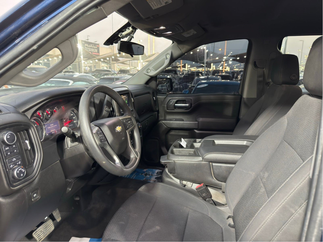 Chevrolet Silverado - Image 4