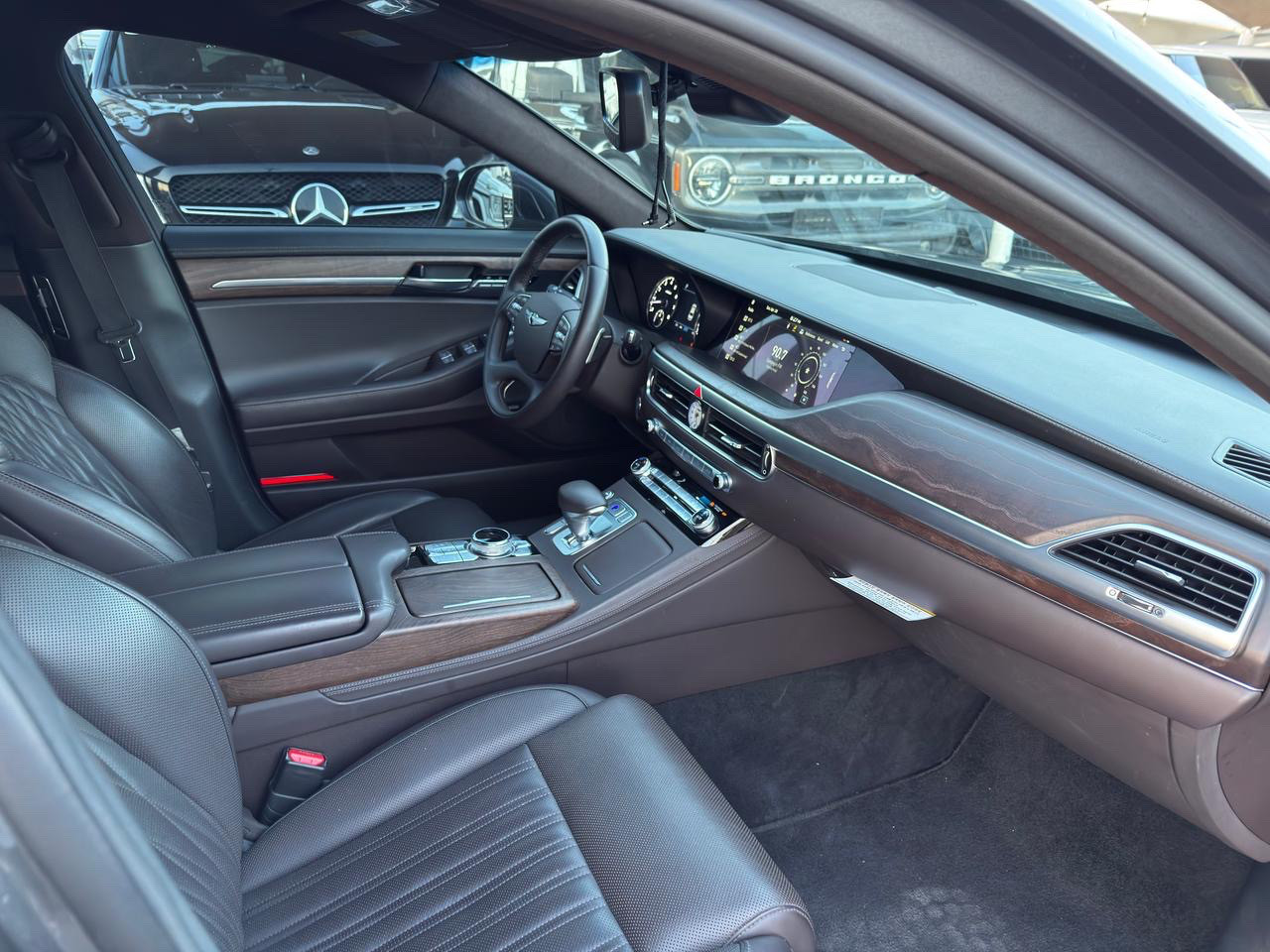 Genesis G 90 - Image 9