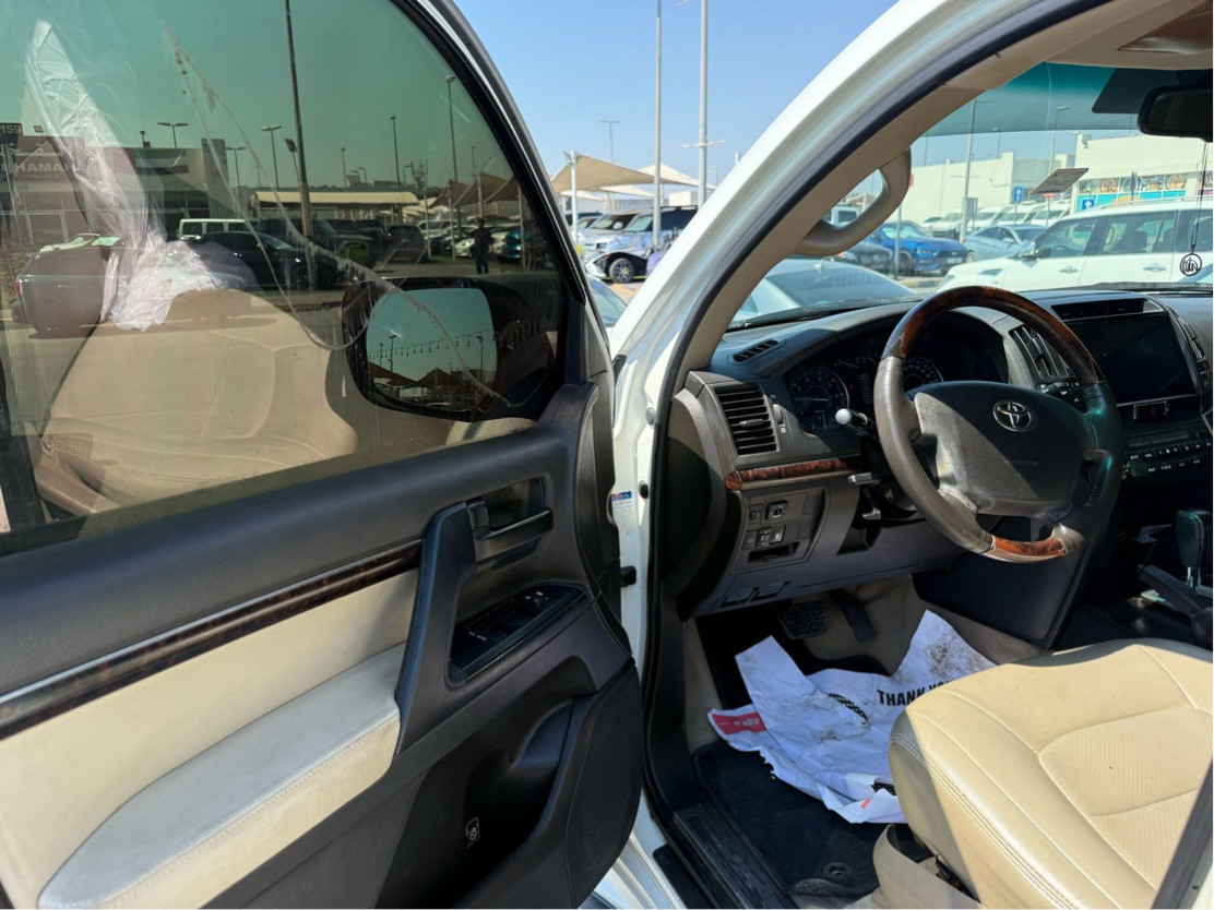 Toyota Land Cruiser - Image 7