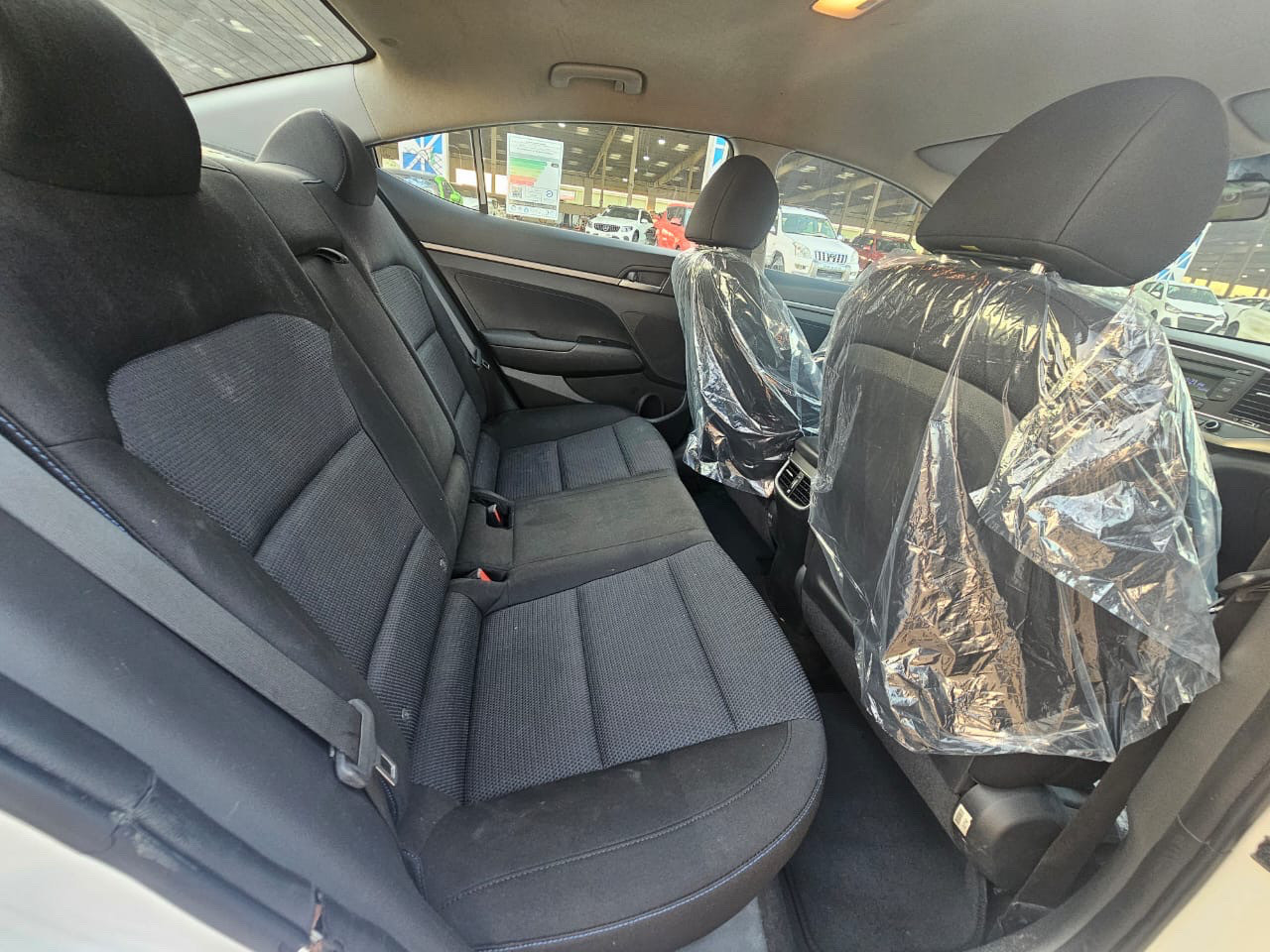 Hyundai Elantra - Image 11
