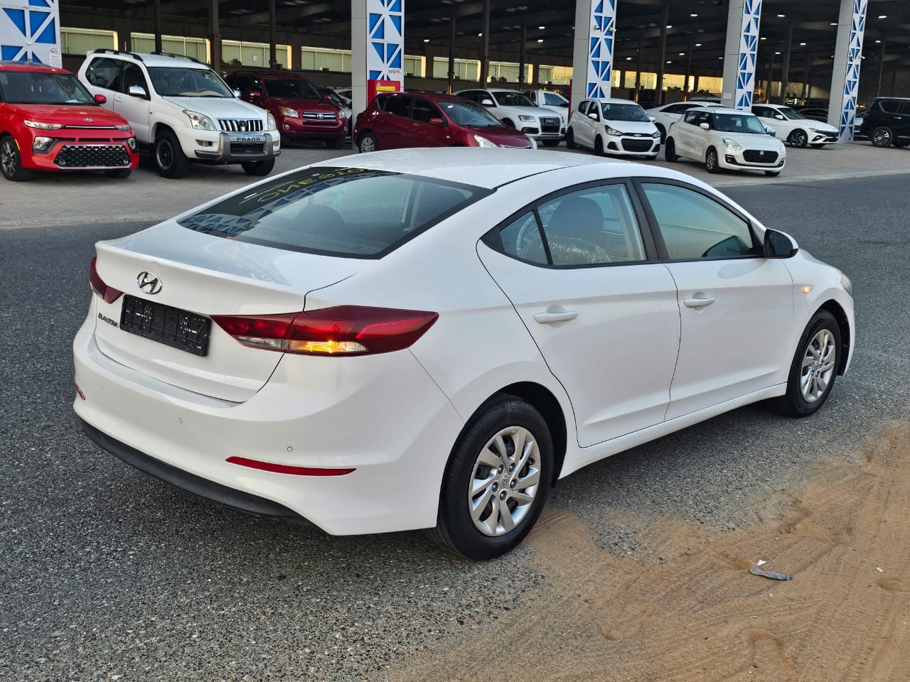 Hyundai Elantra - Image 5