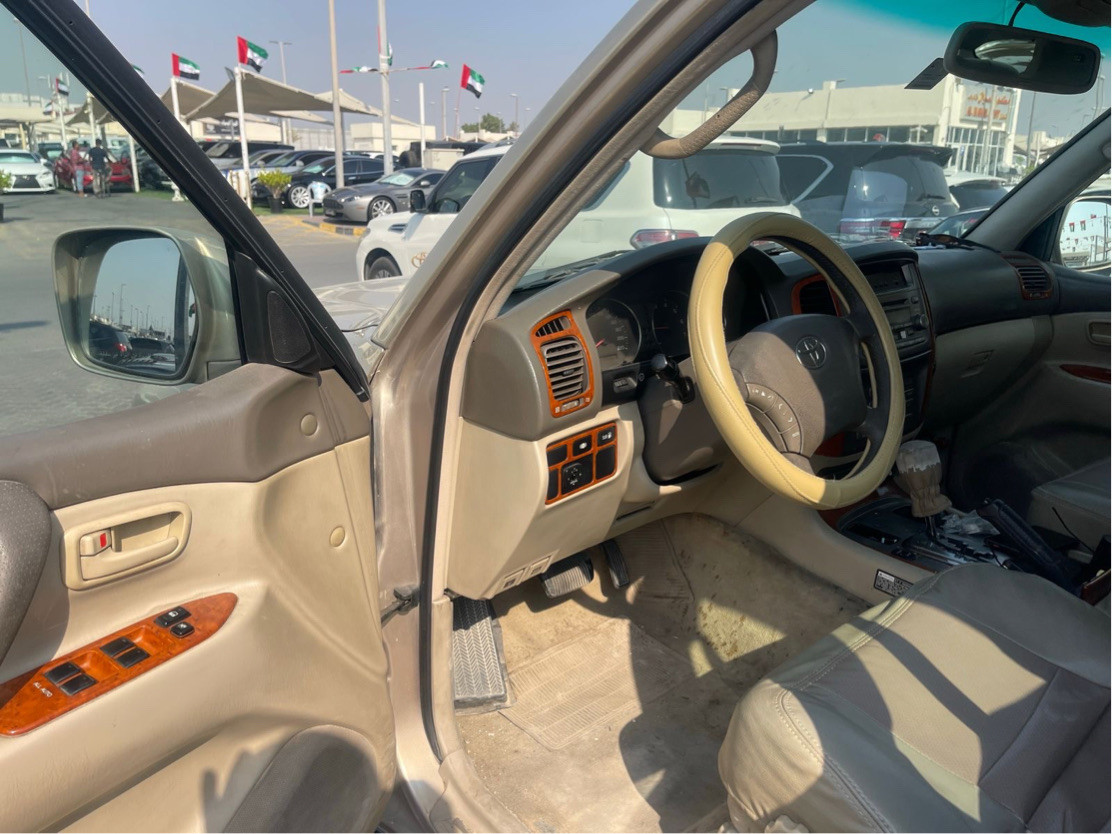 Toyota Land Cruiser - Image 8
