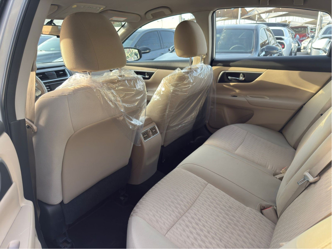 Nissan Altima - Image 12