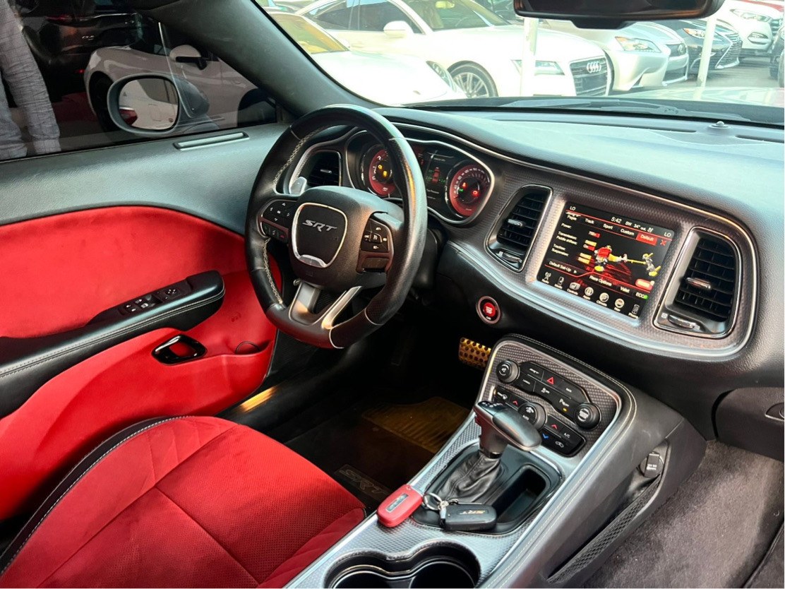 Dodge Challenger - Image 10