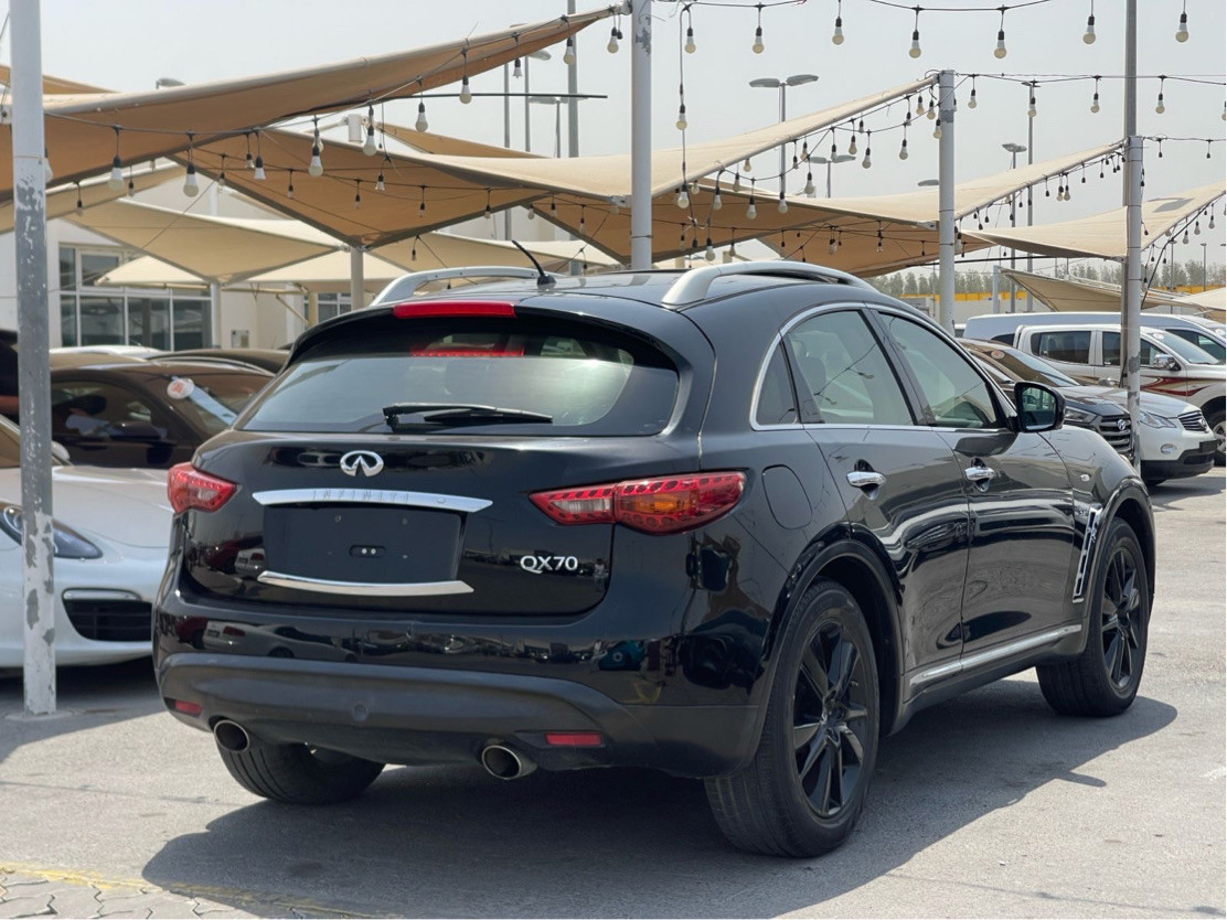 Infiniti QX70 - Image 5