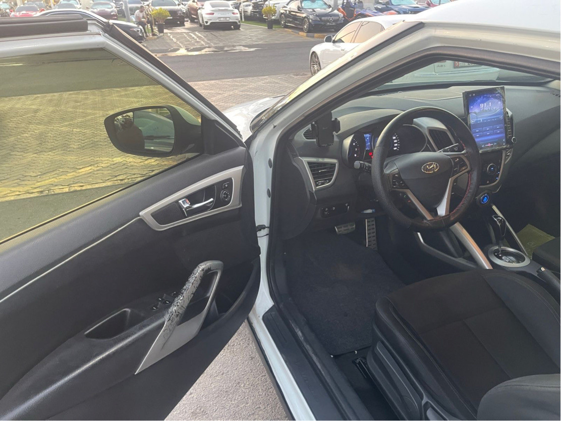 Hyundai Veloster - Image 7