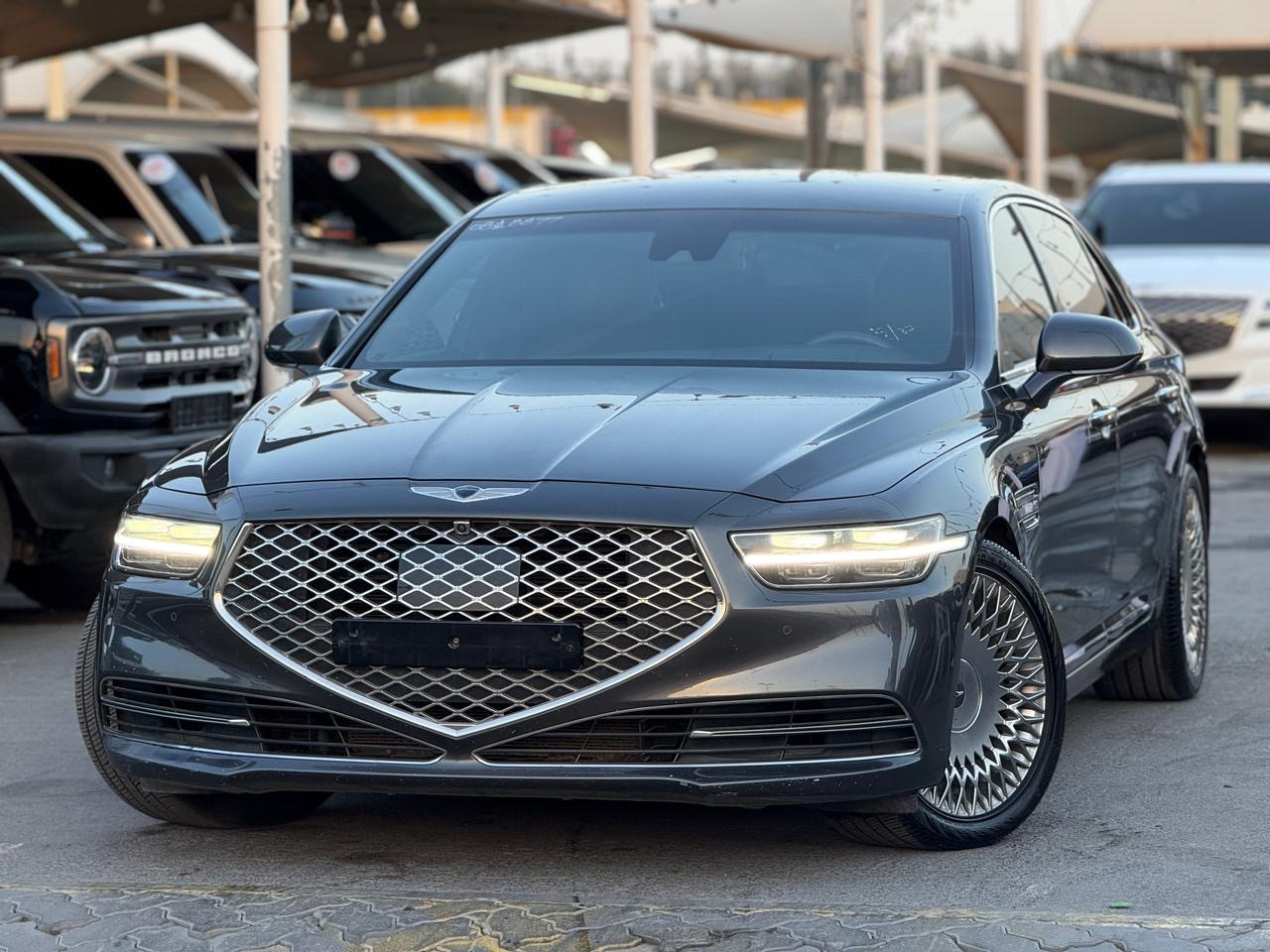 Genesis G 90 - Image 4