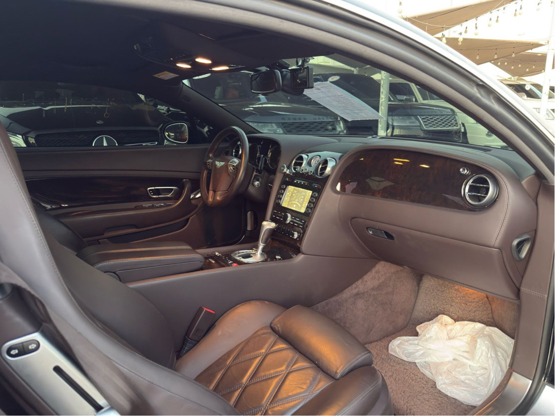 Bentley Continental GT - Image 11
