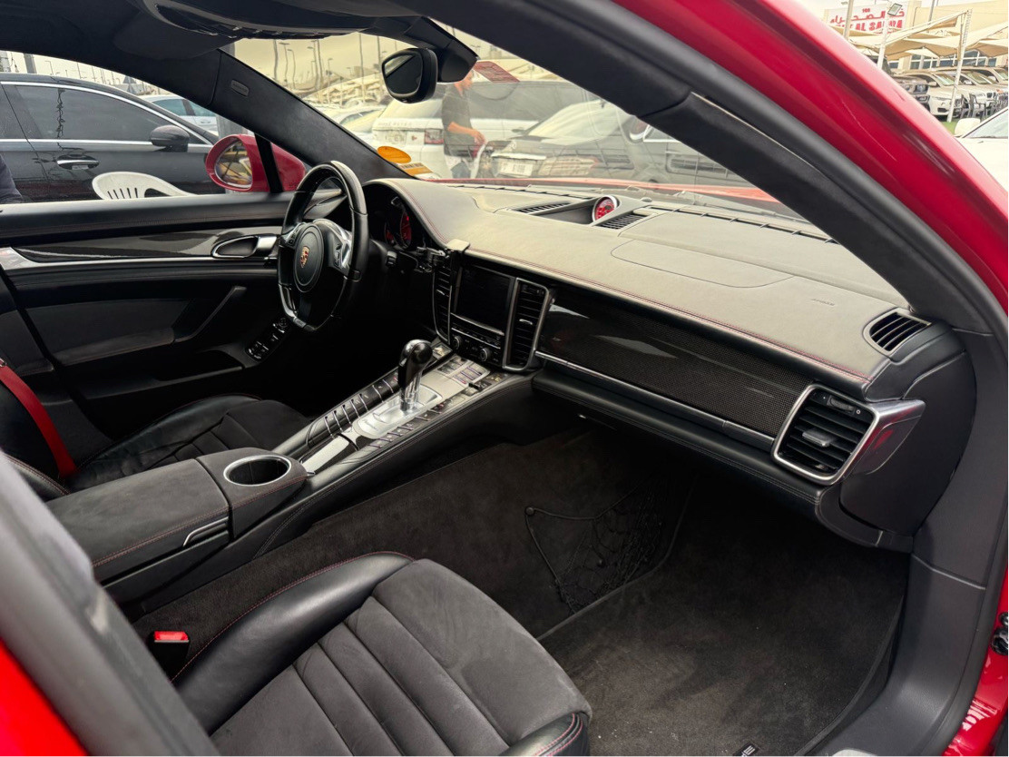 Porsche Panamera - Image 9