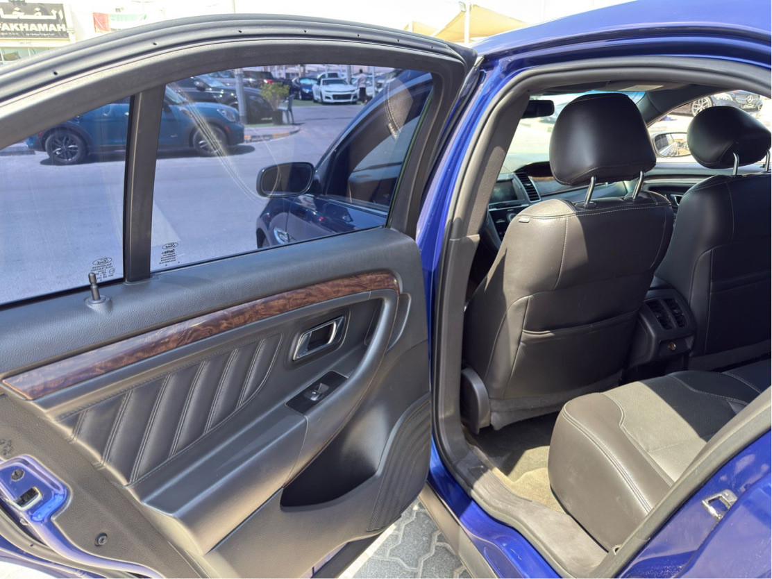 Ford Taurus - Image 10