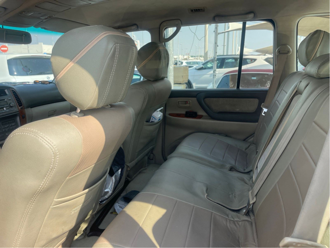 Toyota Land Cruiser - Image 10
