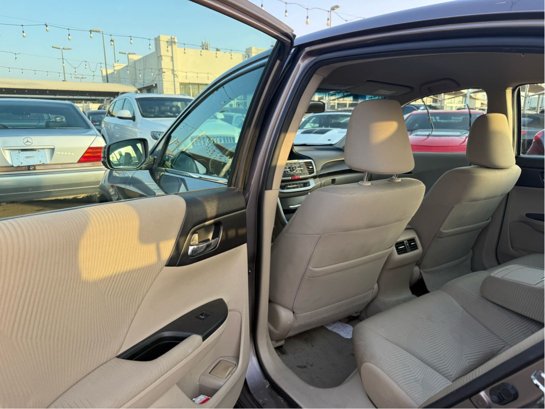 Honda Accord - Image 11