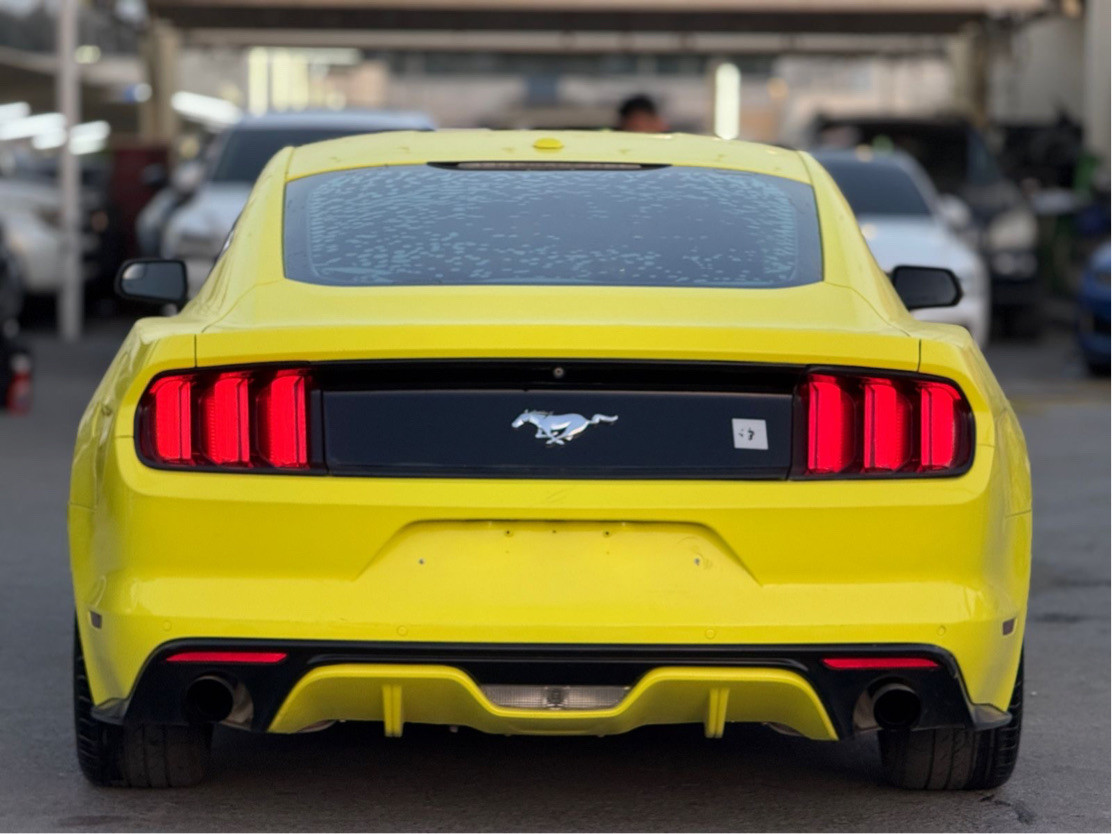 Ford Mustang - Image 7