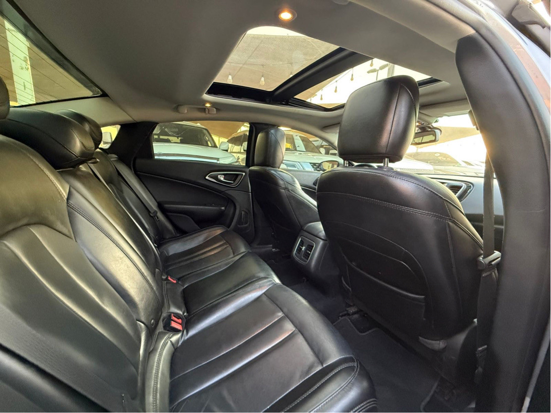 Chrysler 200/200C EV - Image 10