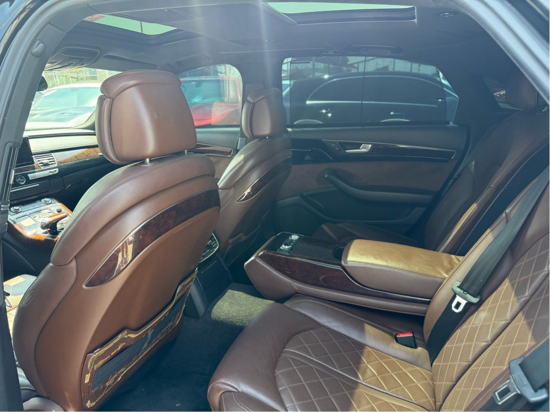 Audi A8 - Image 12