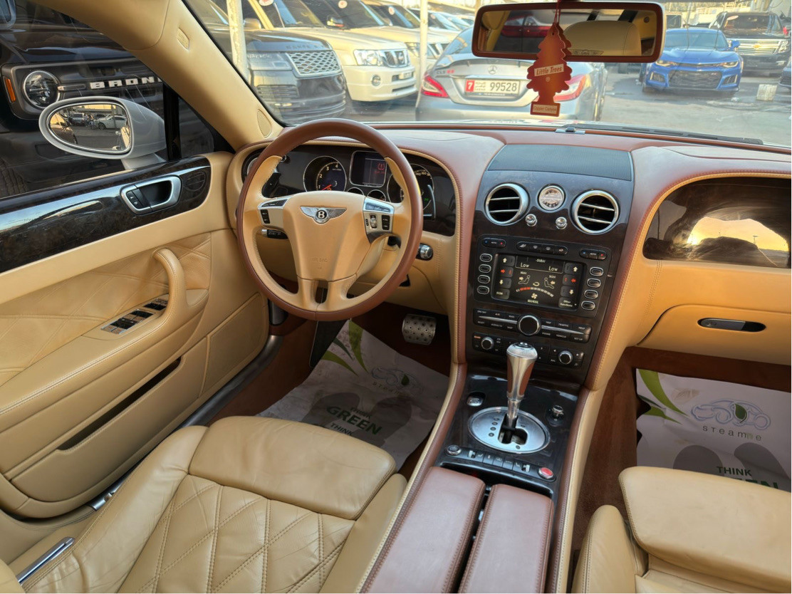 Bentley Continental Flying Spur - Image 11