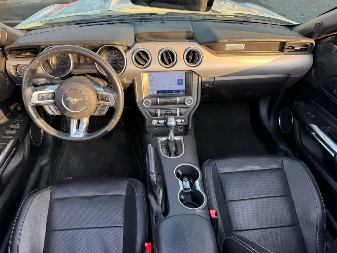 Ford Mustang - Image 9
