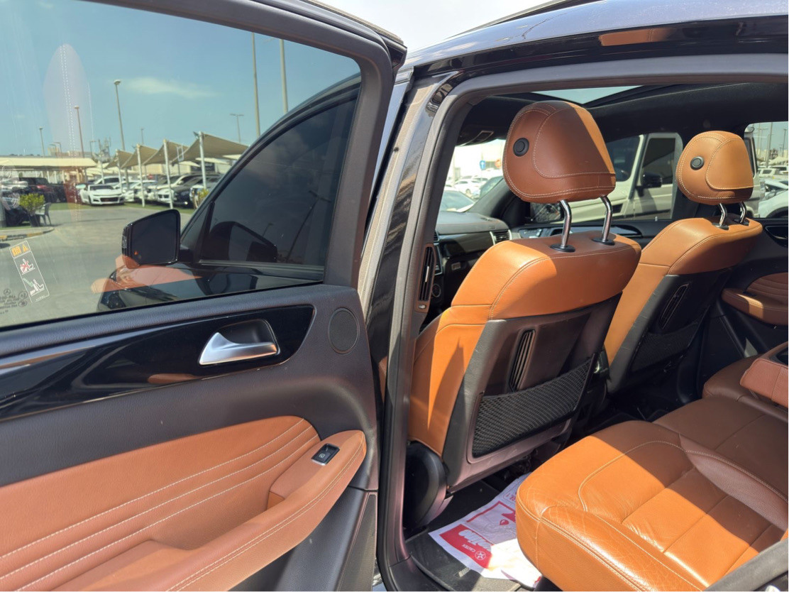 Mercedes Benz GLE SUV - Image 10
