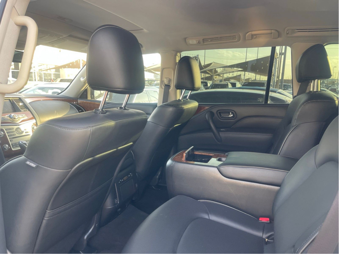 Infiniti QX80 - Image 8