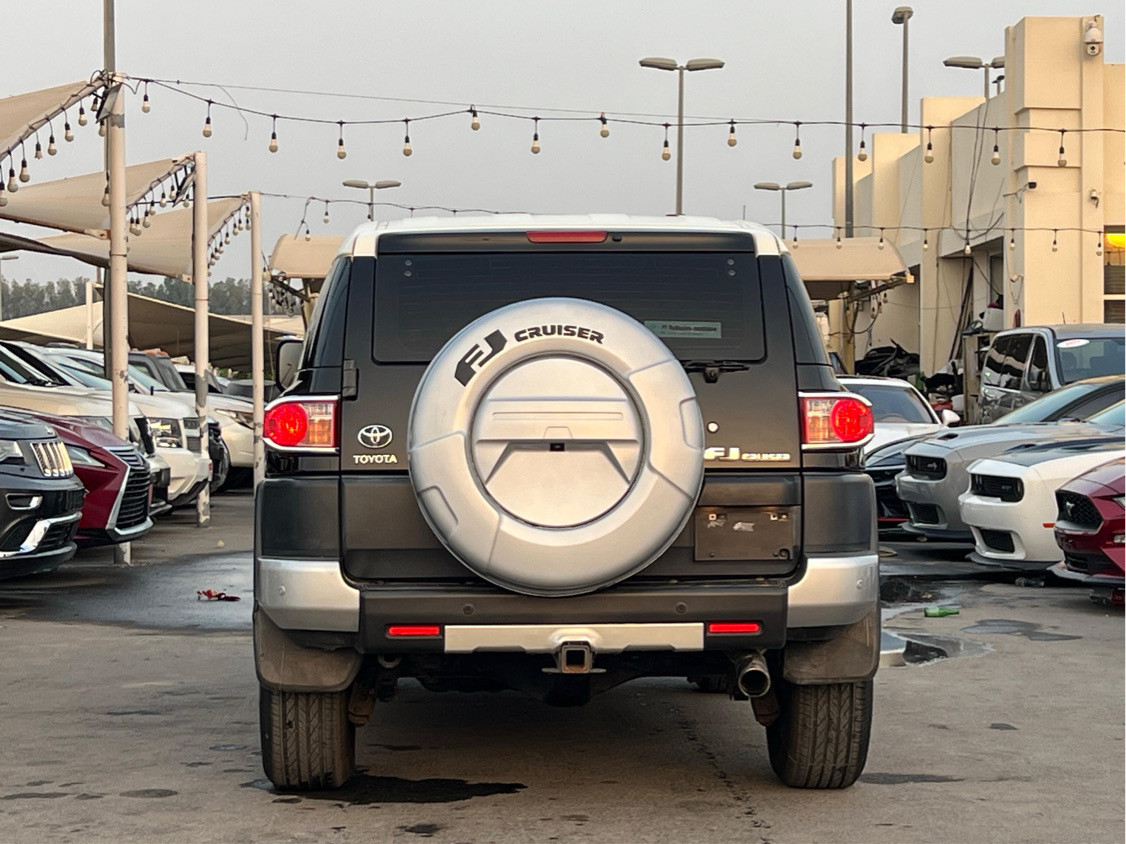 Toyota FJ Cruiser - Image 6