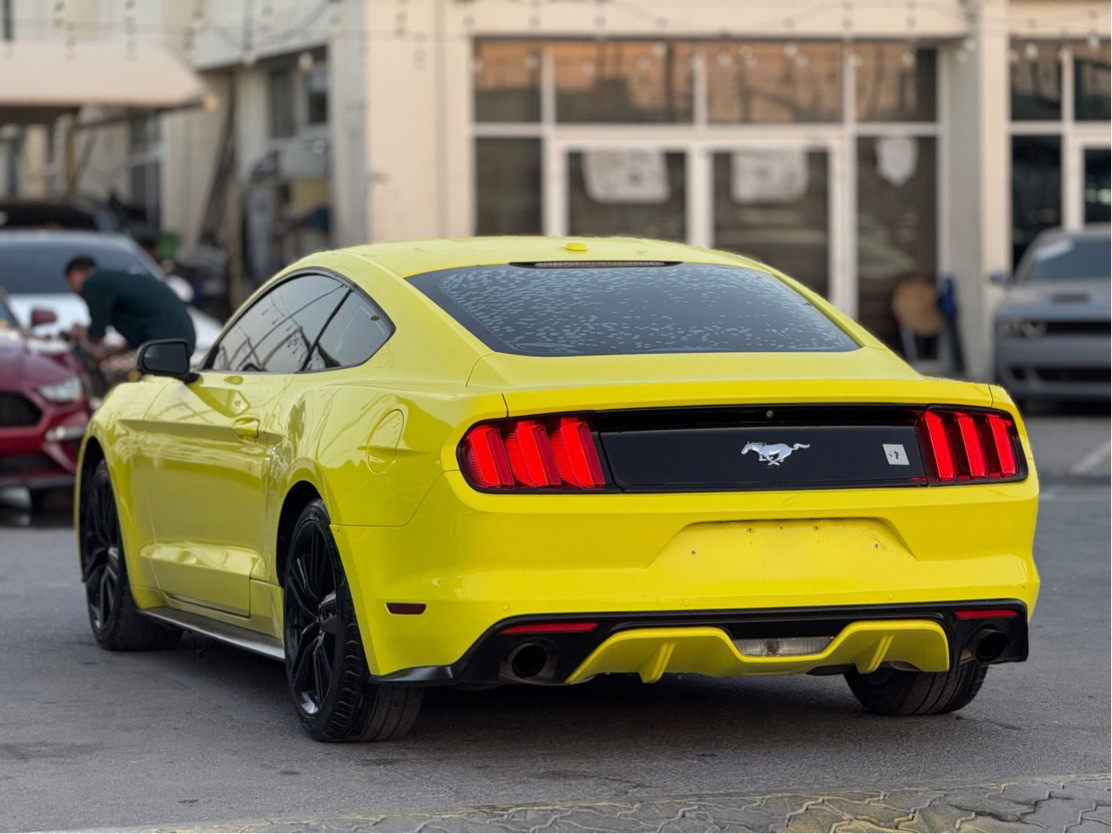 Ford Mustang - Image 4