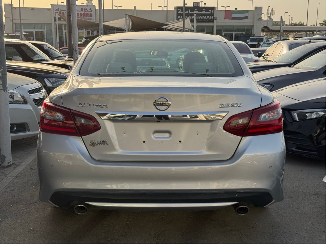 Nissan Altima - Image 6