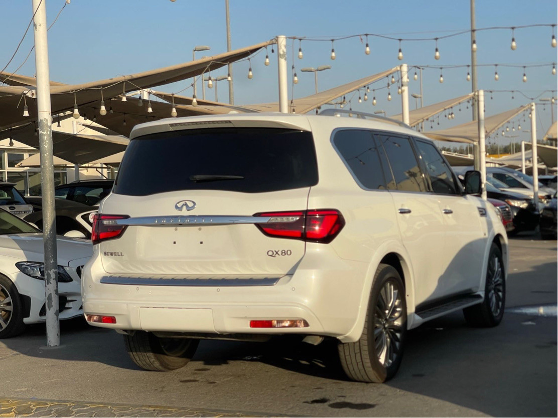 Infiniti QX80 - Image 2