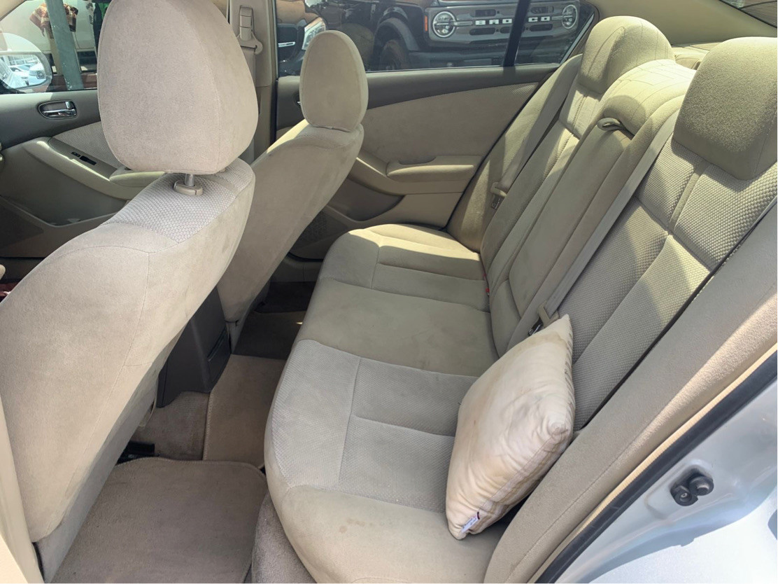 Nissan Altima - Image 12