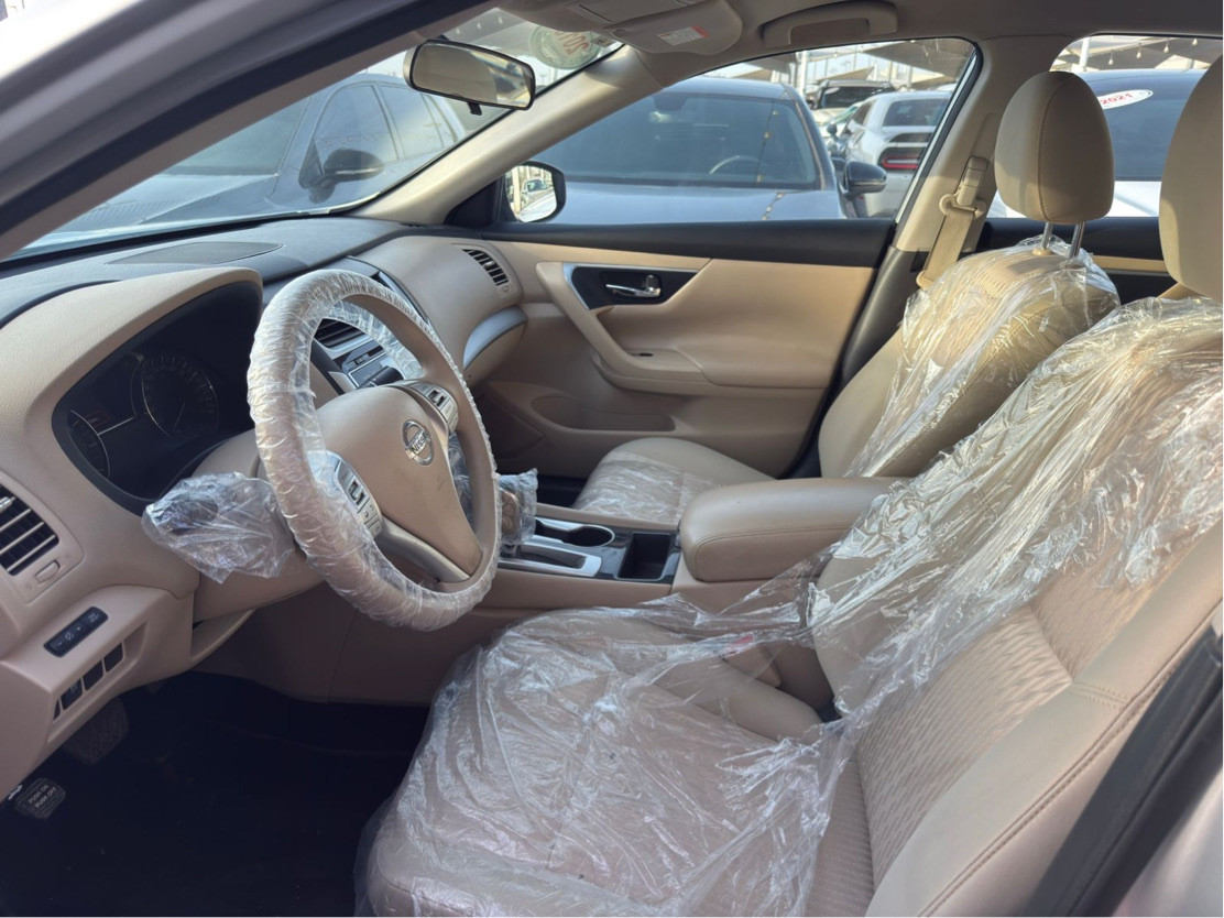 Nissan Altima - Image 8