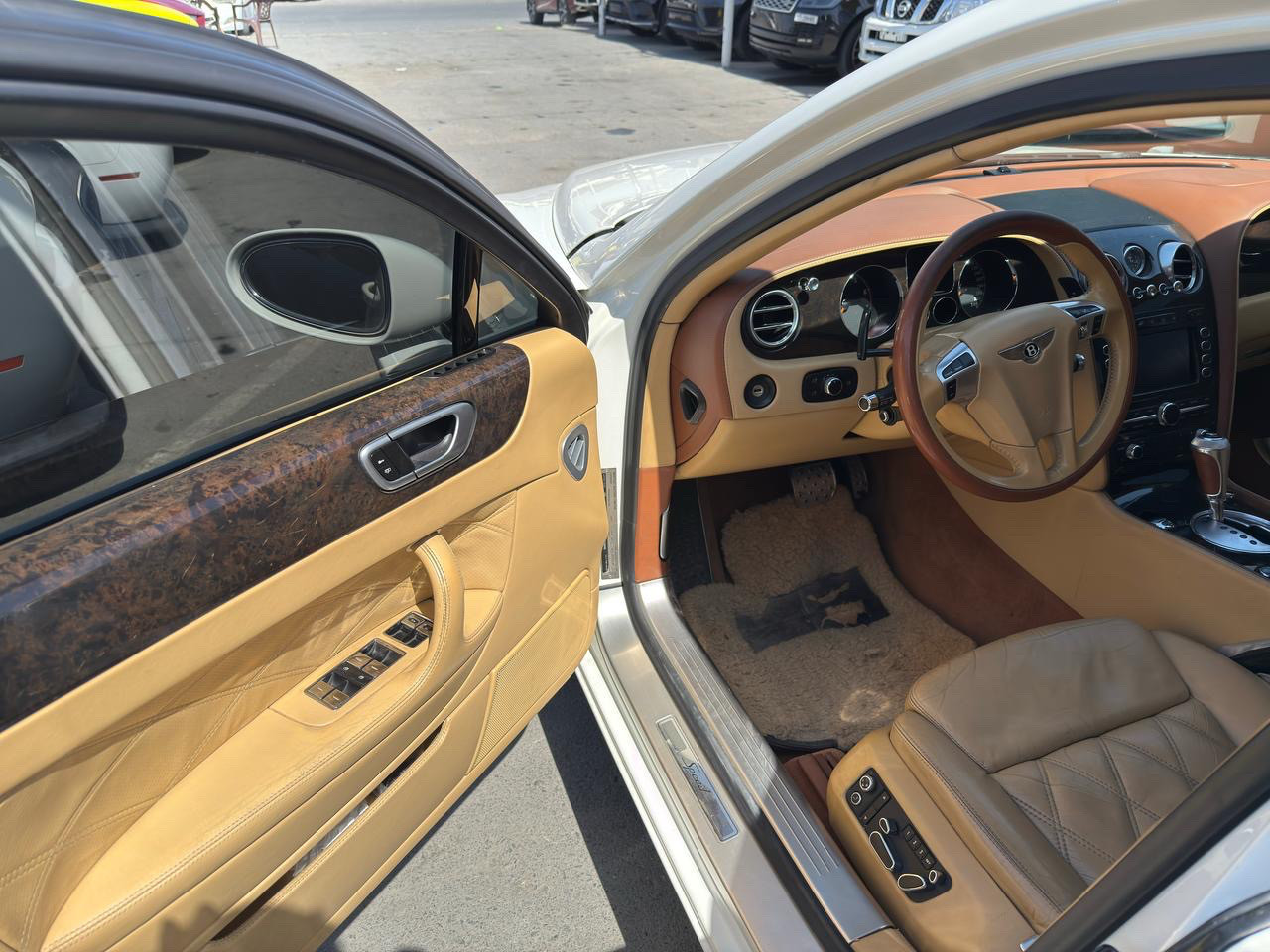 Bentley Continental Flying Spur - Image 8