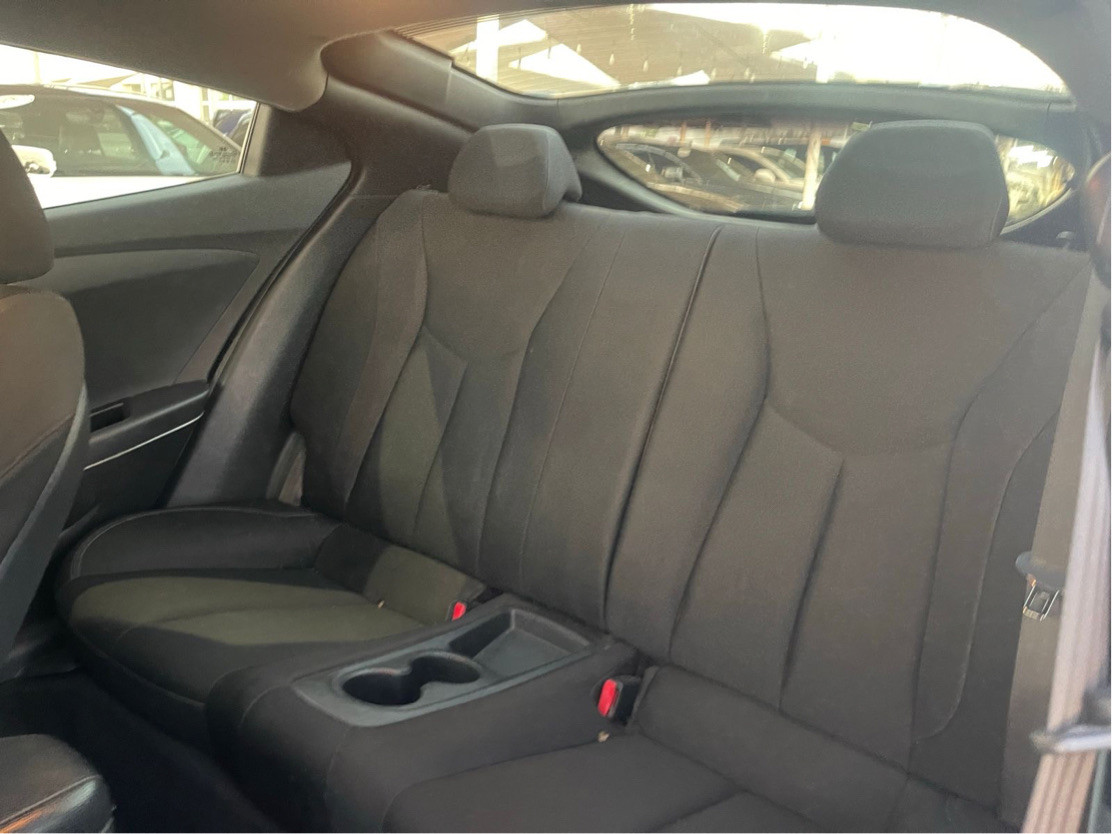 Hyundai Veloster - Image 10