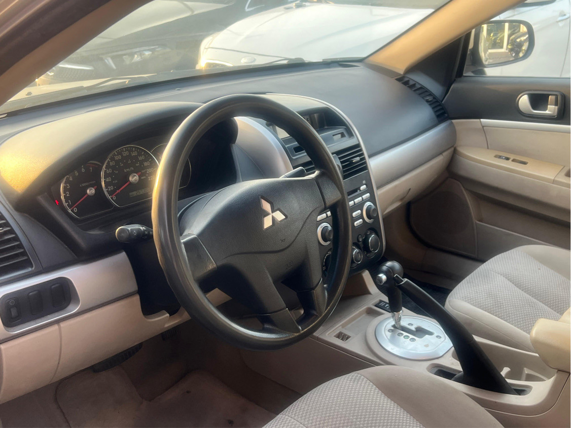 Mitsubishi Galant - Image 7