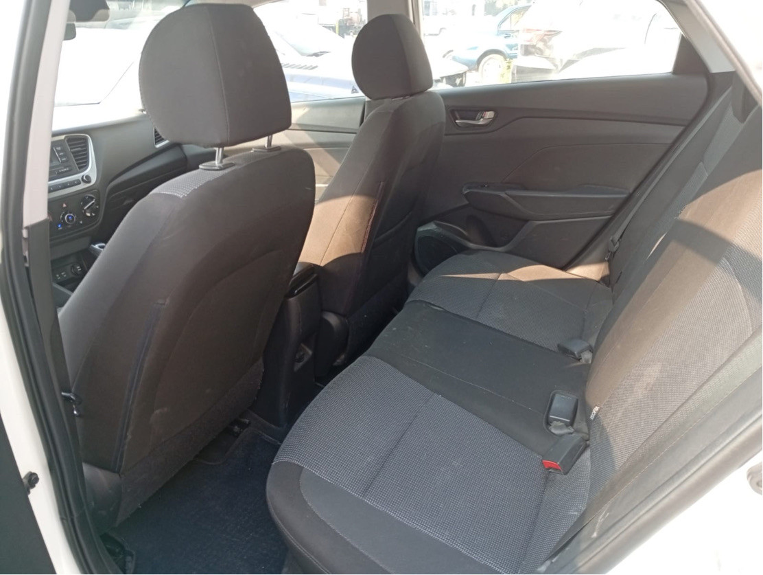 Hyundai Accent - Image 8